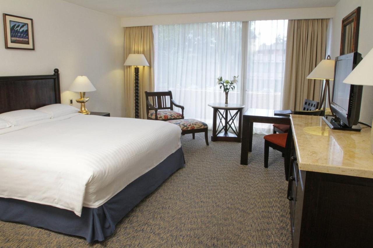 Marriott Meson Del Angel Hotel